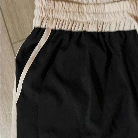 Pants with stripe - Picture 2 of 3